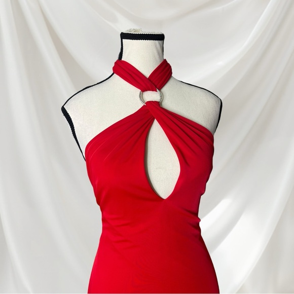 Mon Cheri | Red Gown - Picture 6 of 9